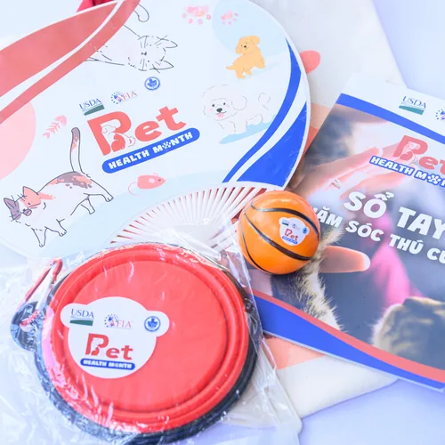Bộ quà tặng và phụ kiện dành cho thú cưng